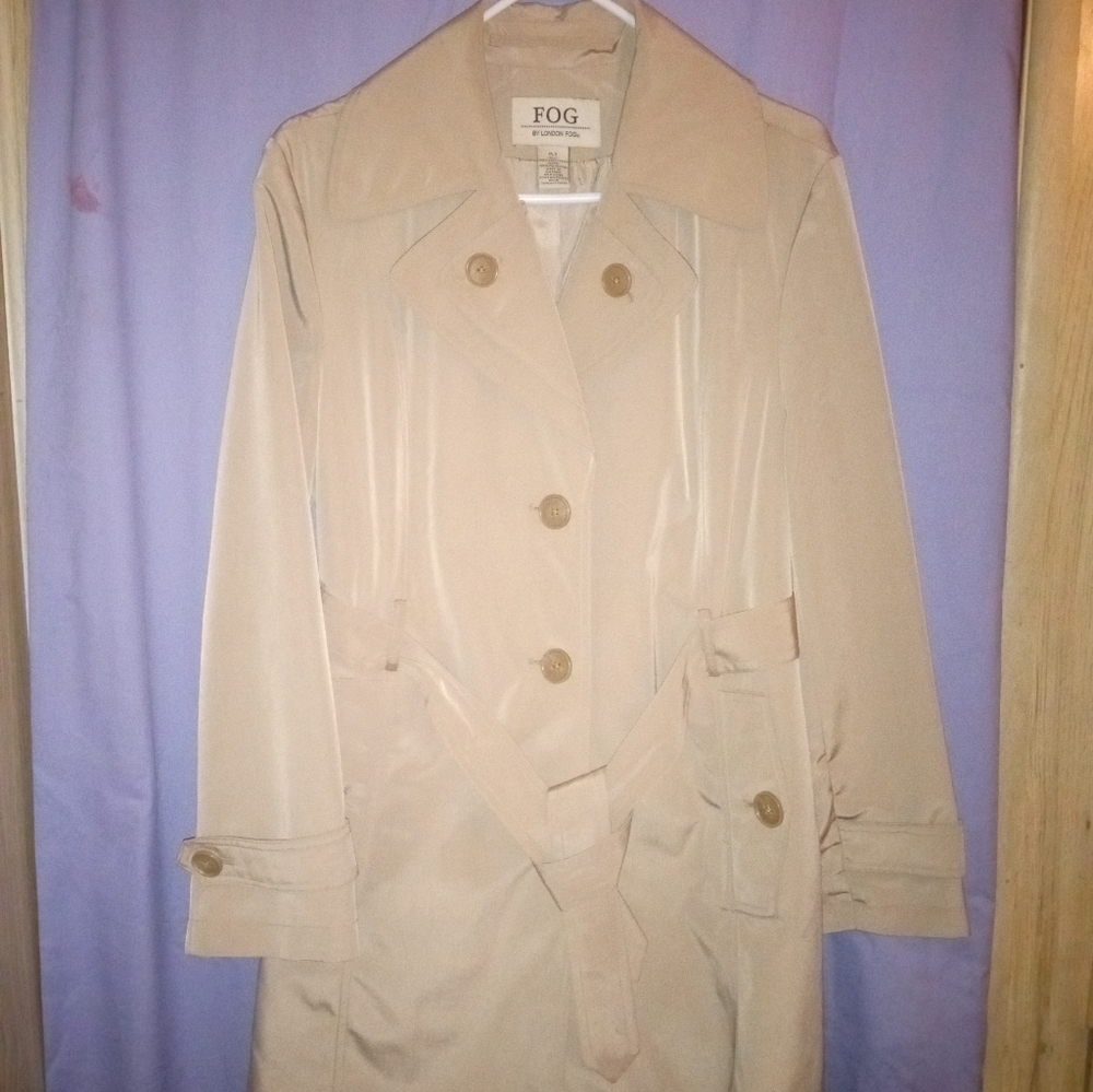 Fog by London vintage rain coat tan in color women's size large